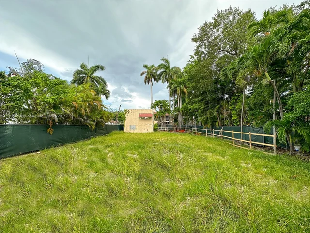 5838 Alton Rd, Miami Beach FL 33140