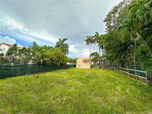 5838 Alton Rd, Miami Beach FL 33140