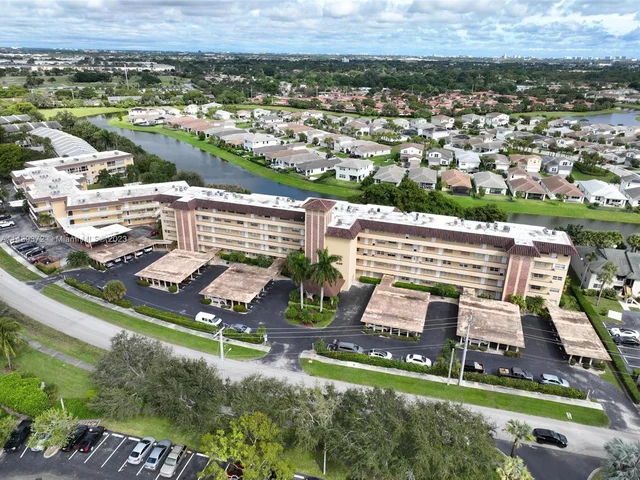 4100 Crystal Lake Dr # 109, Deerfield Beach FL 33064