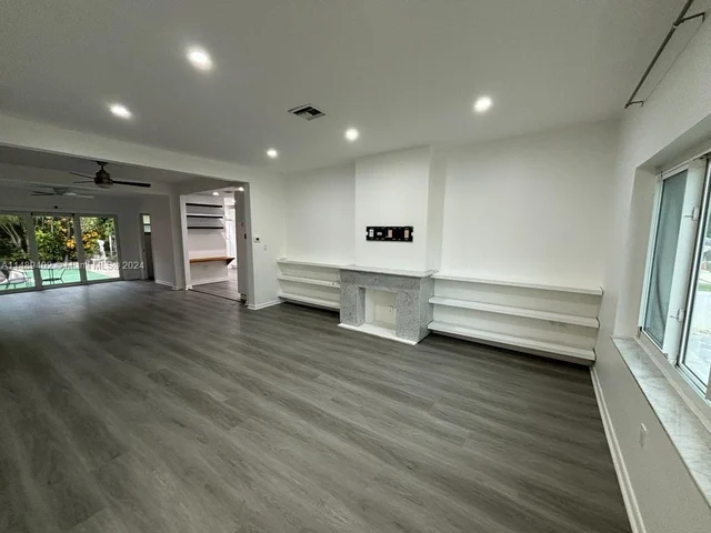 9324 Byron Ave, Surfside FL 33154