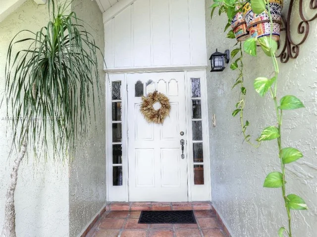 9315 SW 172nd Ter, Palmetto Bay FL 33157