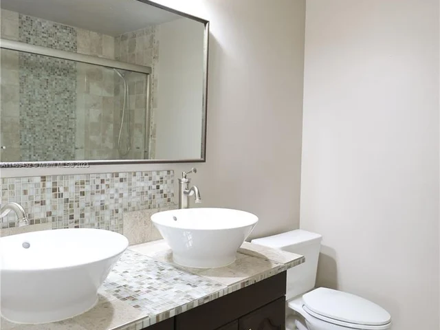 9315 SW 172nd Ter, Palmetto Bay FL 33157