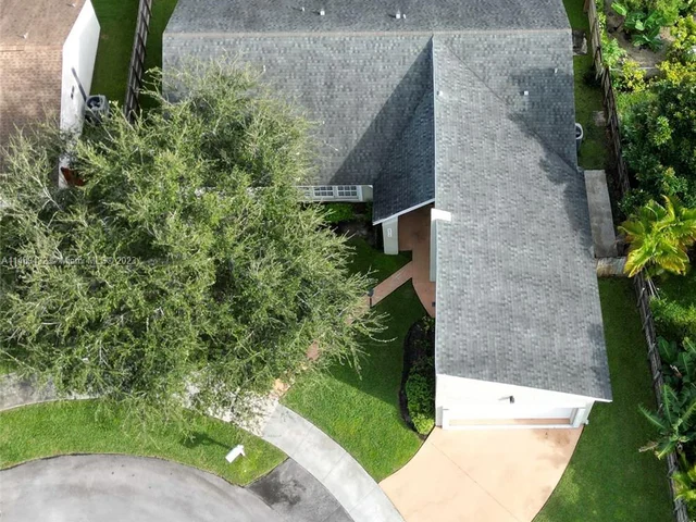 9315 SW 172nd Ter, Palmetto Bay FL 33157