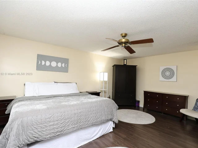 9315 SW 172nd Ter, Palmetto Bay FL 33157