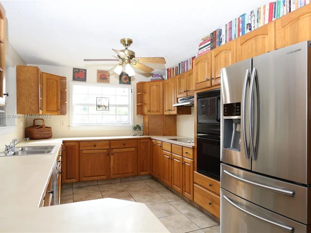 9315 SW 172nd Ter, Palmetto Bay FL 33157