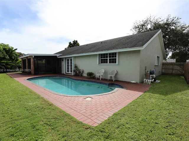 9315 SW 172nd Ter, Palmetto Bay FL 33157