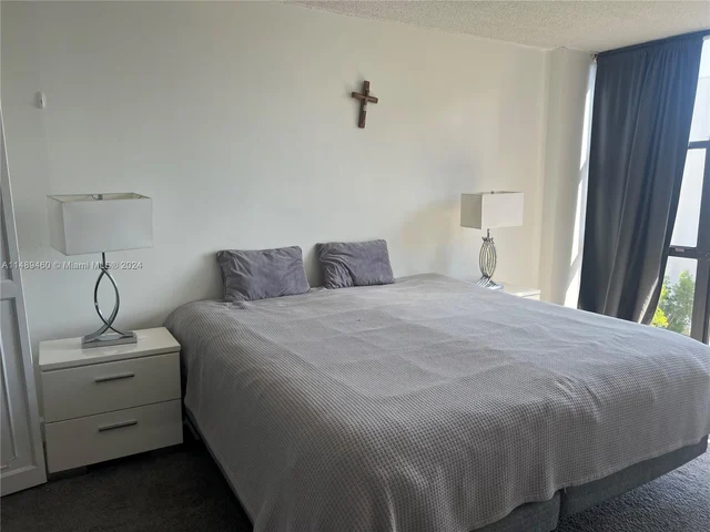 17021 N Bay Rd # 922, Sunny Isles Beach FL 33160