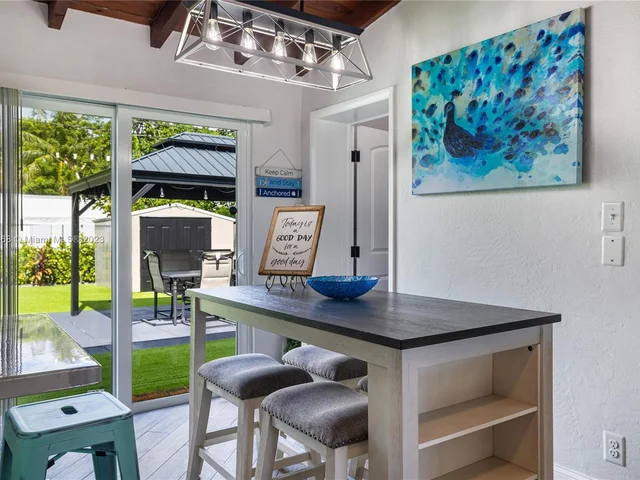 805 SW 22nd Ave, Fort Lauderdale FL 33312