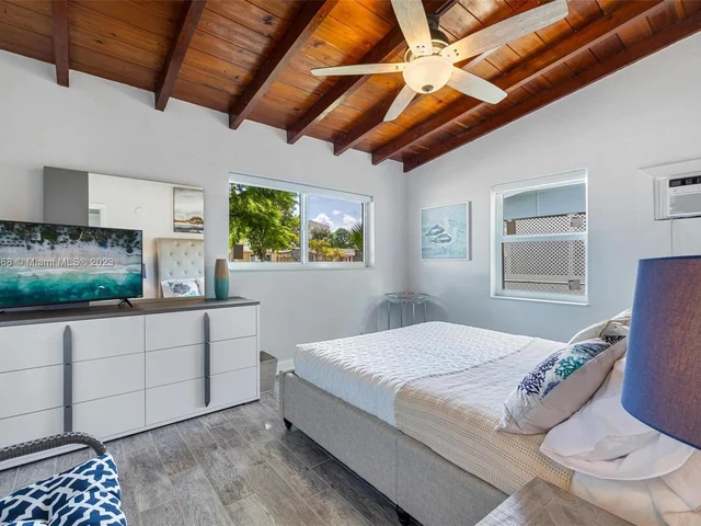 805 SW 22nd Ave, Fort Lauderdale FL 33312