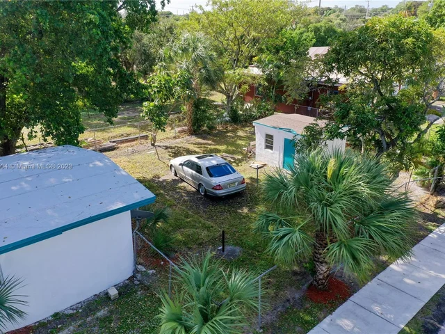 357 SW 1st Ter, Deerfield Beach FL 33441