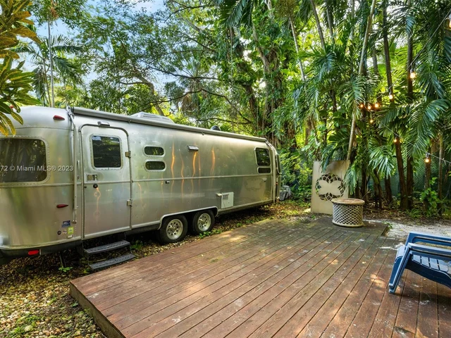 14560 NE 3rd Ct, Miami FL 33161