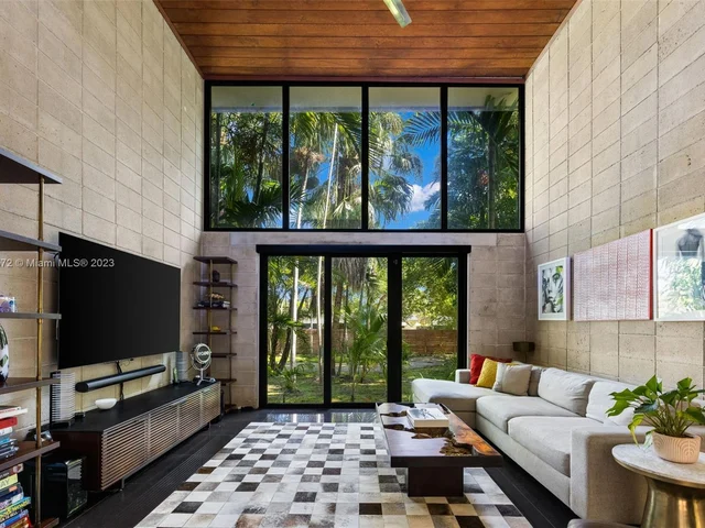 14560 NE 3rd Ct, Miami FL 33161