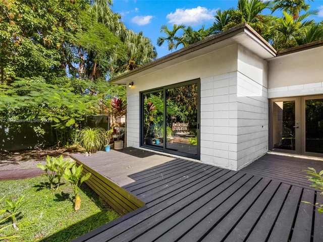 14560 NE 3rd Ct, Miami FL 33161