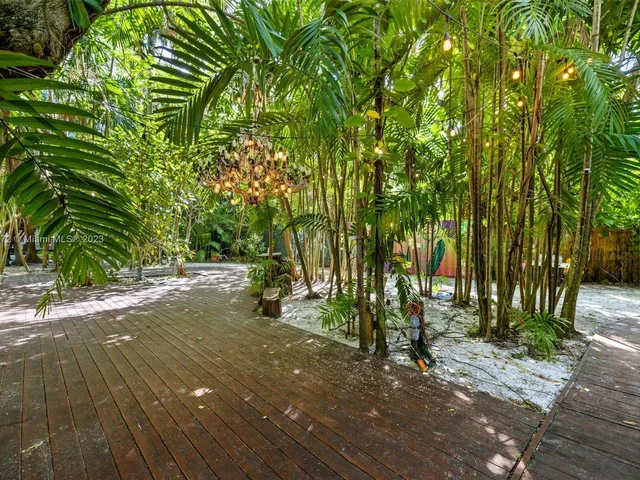 14560 NE 3rd Ct, Miami FL 33161