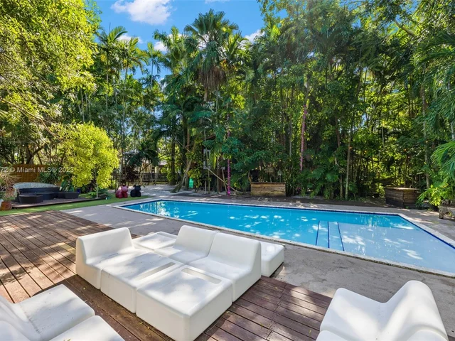 14560 NE 3rd Ct, Miami FL 33161