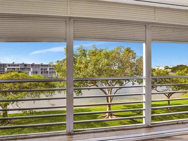 3037 Newcastle B # 3037, Boca Raton FL 33434