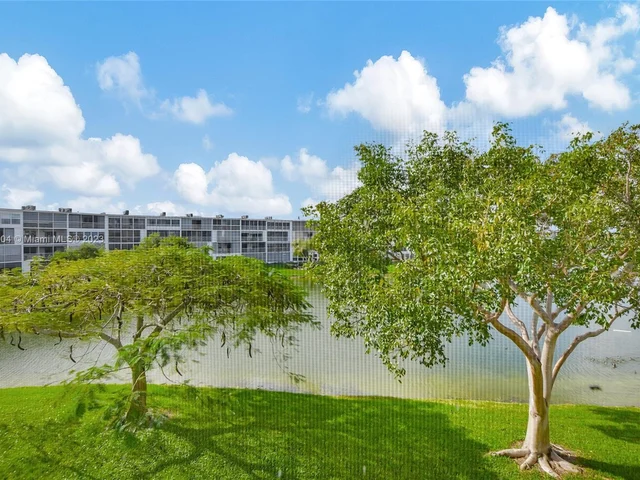 3037 Newcastle B # 3037, Boca Raton FL 33434
