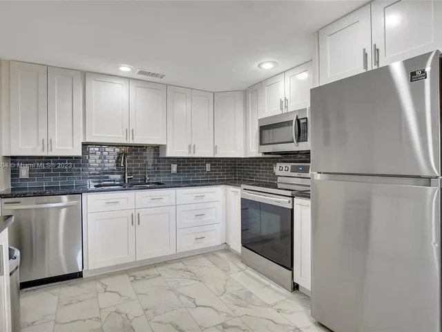 3037 Newcastle B # 3037, Boca Raton FL 33434