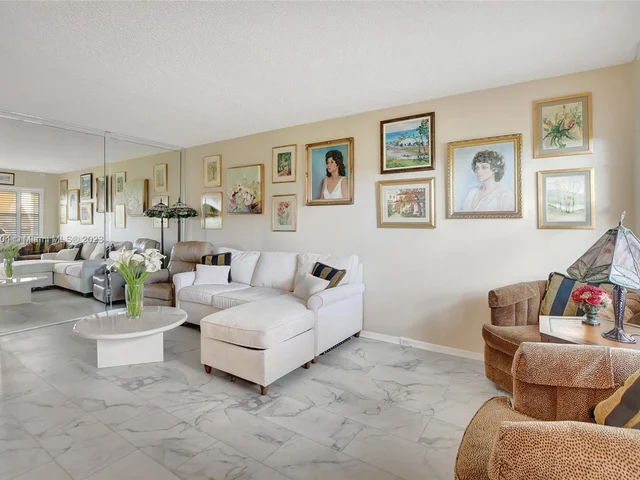 3037 Newcastle B # 3037, Boca Raton FL 33434