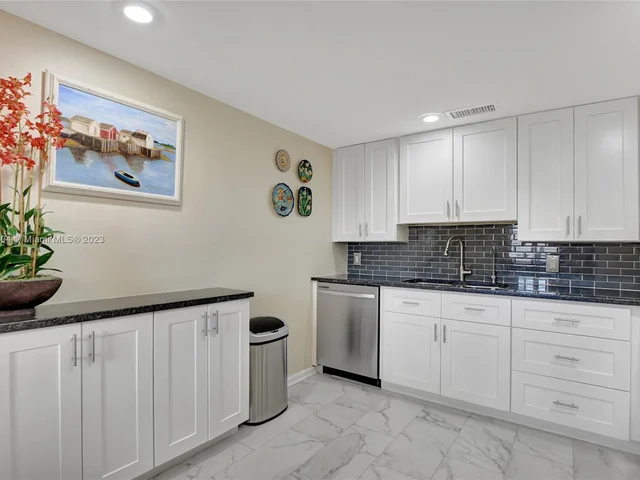 3037 Newcastle B # 3037, Boca Raton FL 33434