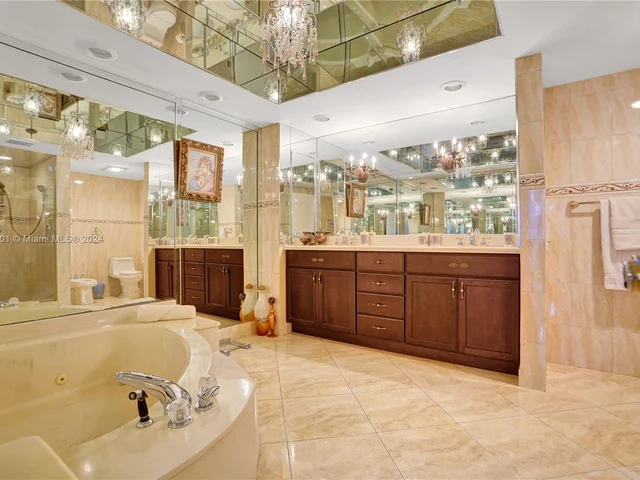 20281 E Country Club Dr # 207, Aventura FL 33180