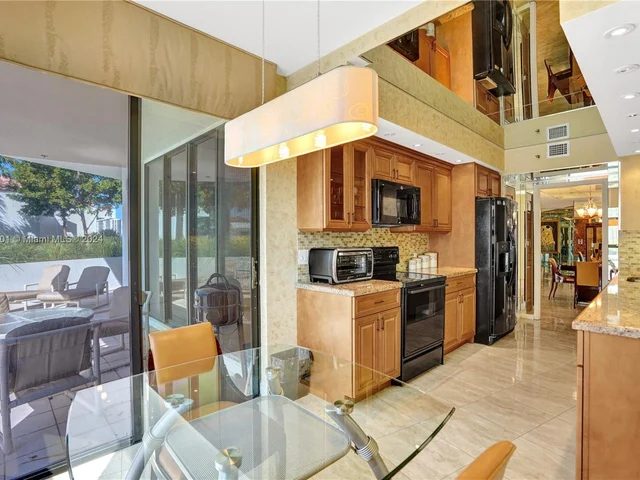 20281 E Country Club Dr # 207, Aventura FL 33180