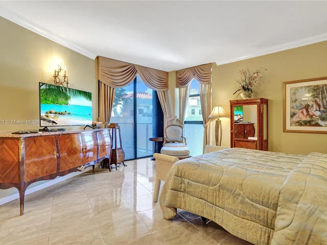 20281 E Country Club Dr # 207, Aventura FL 33180