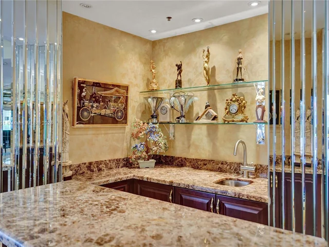 20281 E Country Club Dr # 207, Aventura FL 33180