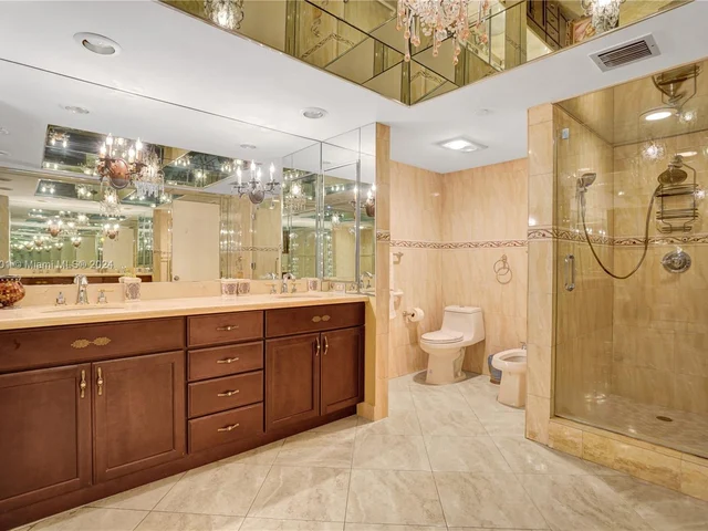 20281 E Country Club Dr # 207, Aventura FL 33180