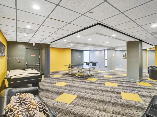 20281 E Country Club Dr # 207, Aventura FL 33180