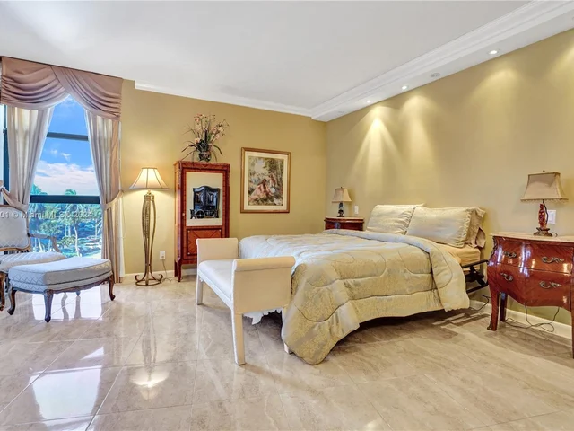 20281 E Country Club Dr # 207, Aventura FL 33180