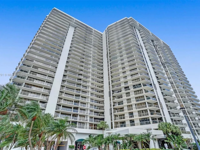 20281 E Country Club Dr # 207, Aventura FL 33180