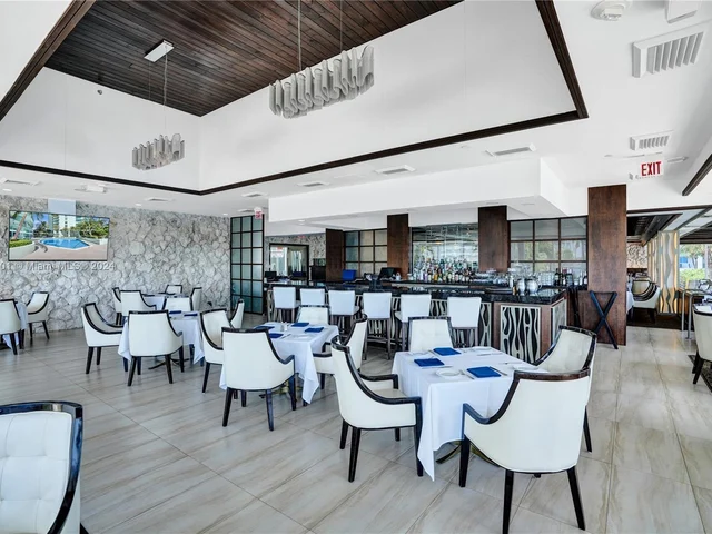 20281 E Country Club Dr # 207, Aventura FL 33180