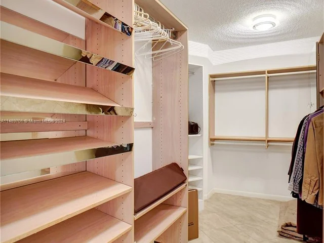 20281 E Country Club Dr # 207, Aventura FL 33180