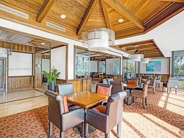 20281 E Country Club Dr # 207, Aventura FL 33180