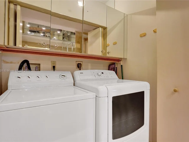 20281 E Country Club Dr # 207, Aventura FL 33180