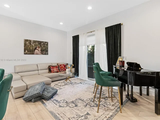 2871 SW 33RD CT #2, Miami FL 33133