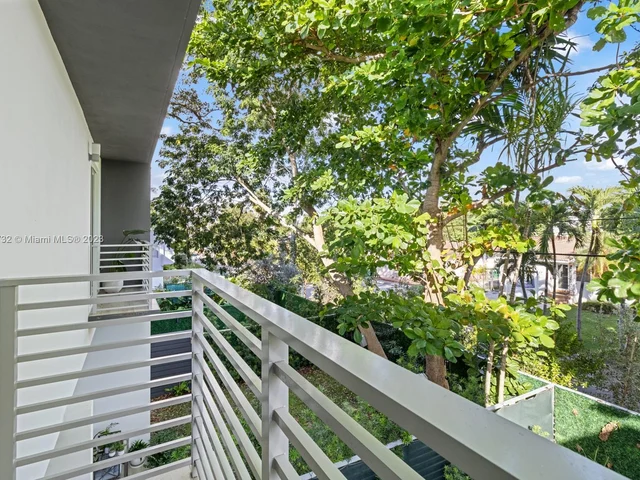 2871 SW 33RD CT #2, Miami FL 33133