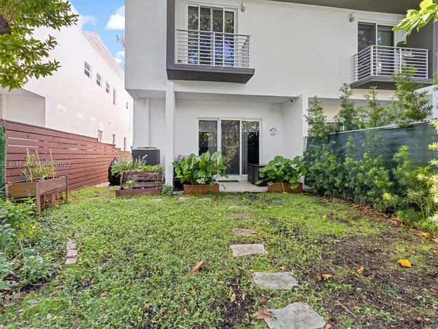 2871 SW 33RD CT #2, Miami FL 33133