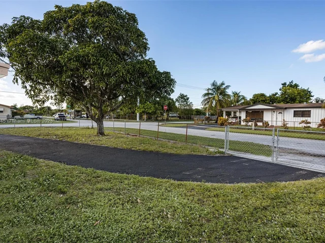 4840 NW 13th St, Lauderhill FL 33313