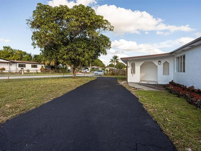 4840 NW 13th St, Lauderhill FL 33313