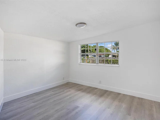 4840 NW 13th St, Lauderhill FL 33313