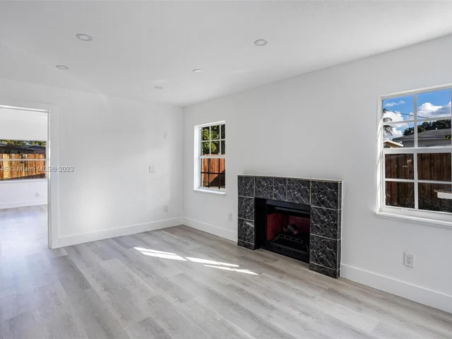 4840 NW 13th St, Lauderhill FL 33313