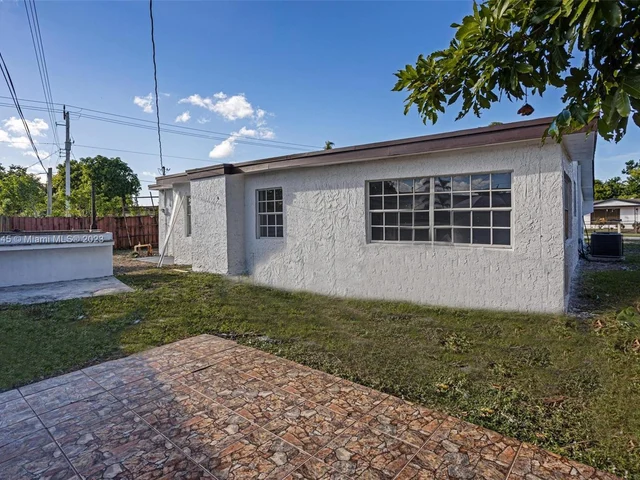 4840 NW 13th St, Lauderhill FL 33313