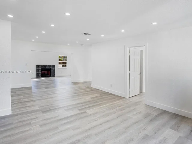 4840 NW 13th St, Lauderhill FL 33313