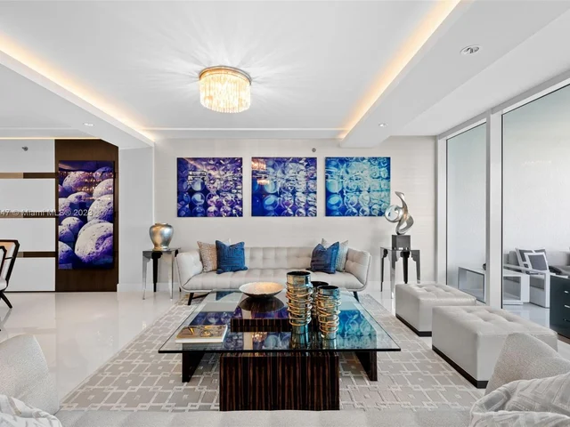 2711 S Ocean Dr # 2004, Hollywood FL 33019