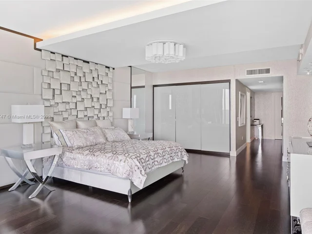 2711 S Ocean Dr # 2004, Hollywood FL 33019