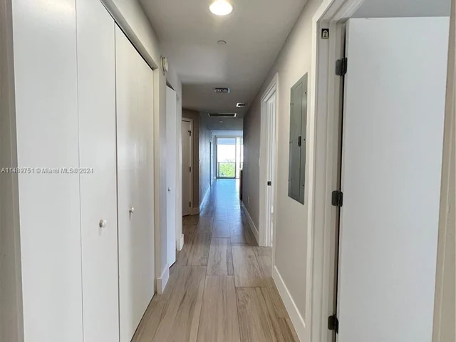 16385 Biscayne Blvd # 607, North Miami Beach FL 33160