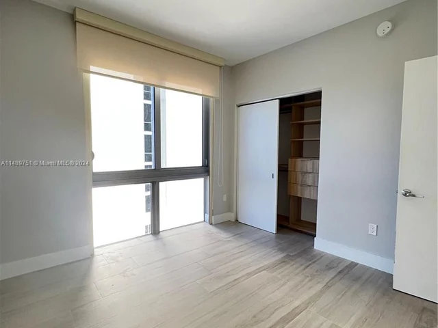 16385 Biscayne Blvd # 607, North Miami Beach FL 33160