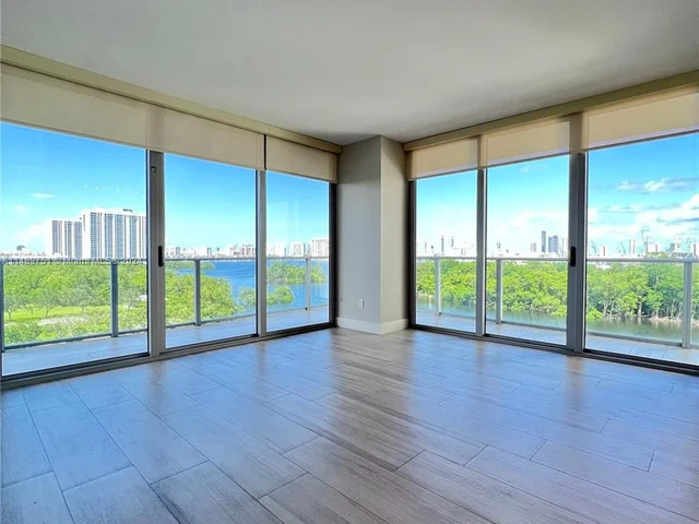 16385 Biscayne Blvd # 607, North Miami Beach FL 33160